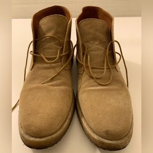 Common Projects, Men’s Suede Chukka, size 41 lace-up boots.